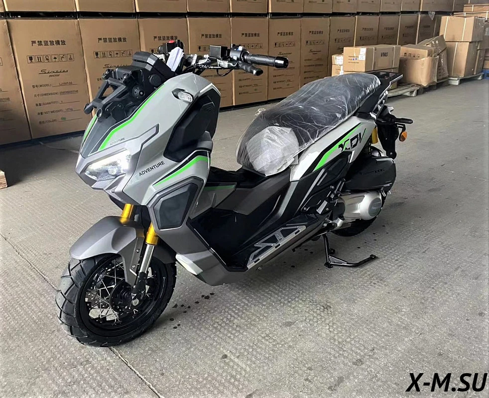 Скутер Regulmoto XDV ADVENTURE 300CC 4T в комплекте с кофрами (LJ300T-18) EFI Скутер Regulmoto XDV ADVENTURE 300CC 4T в комплекте с кофрами (LJ300T-18) EFI